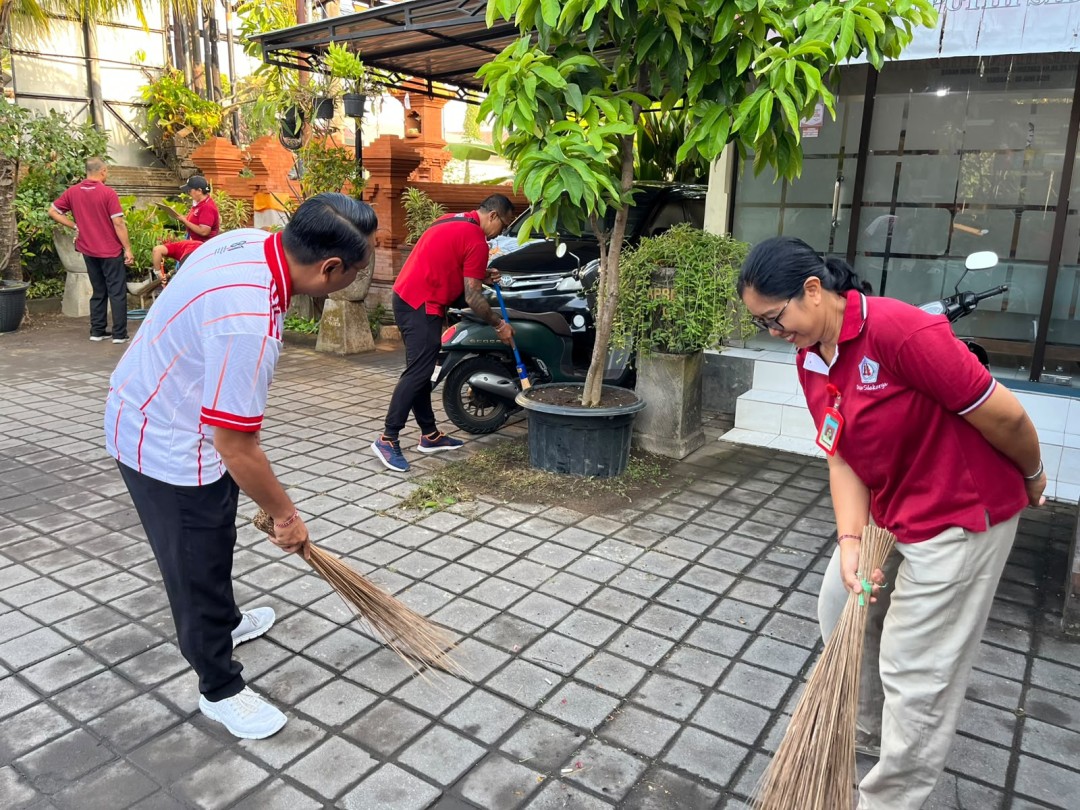 Kegiatan Jumat Bersih