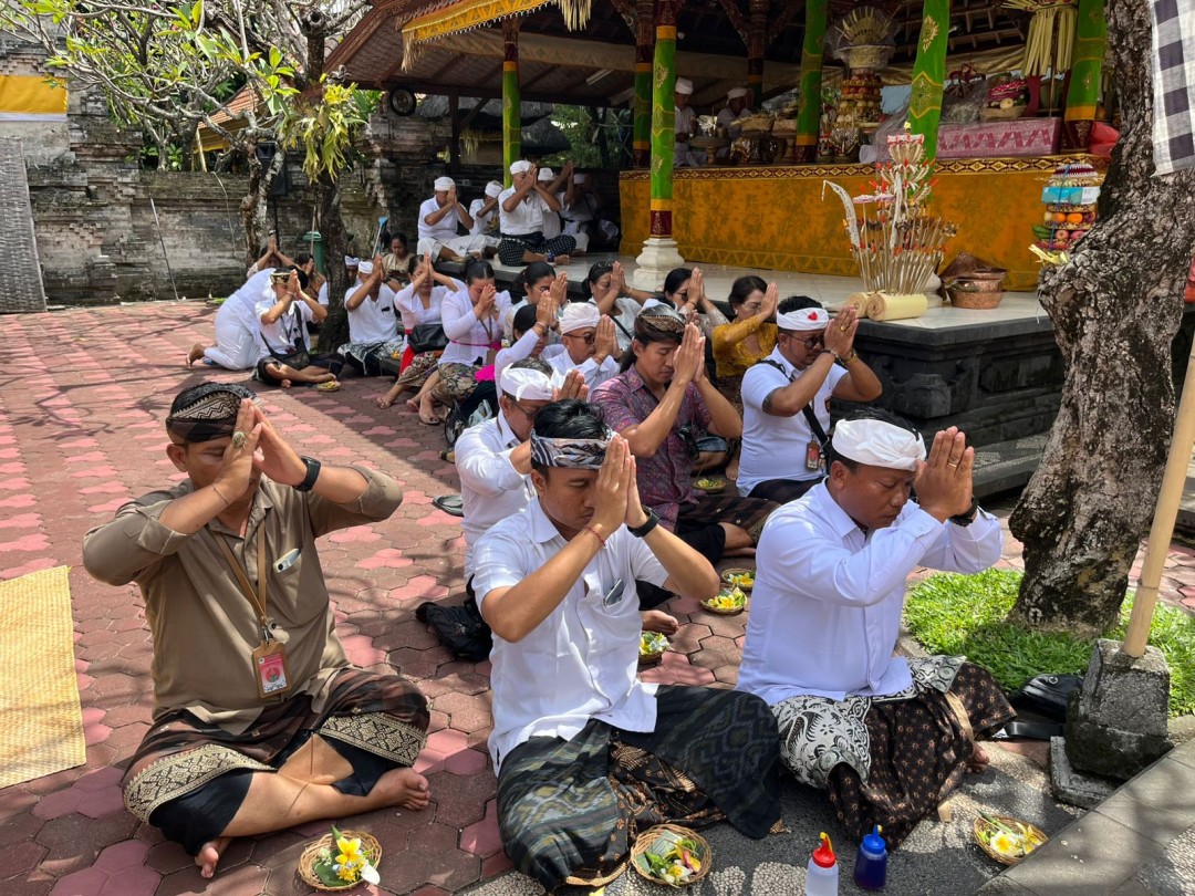 Ngaturang Pawiletan ring Pura Dalem Petasikan