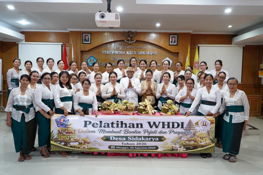 PELATIHAN WHDI DALAM MEMBUAT BANTEN PEJATI DAN PRAYASCITA